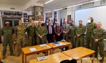 Intenz�vny kurz franc�zskeho jazyka na 5. pluku �peci�lneho ur�enia podporuje medzin�rodn� spolupr�cu.